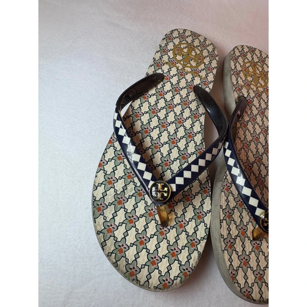 Tory Burch Women Geometric Floral Print Flip Flops Navy Checkered Straps Logo